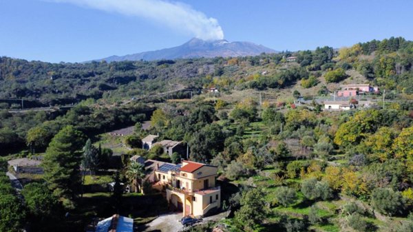casa indipendente in vendita a Mascali in zona Puntalazzo