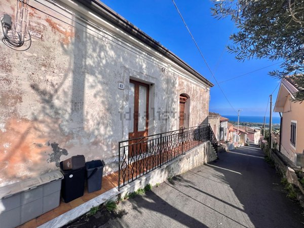 casa indipendente in vendita a Mascali in zona Santa Venera
