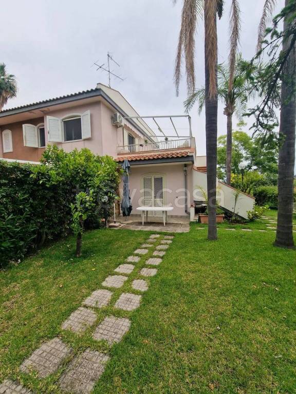 casa indipendente in vendita a Mascali in zona Fondachello