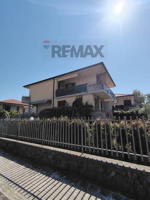 appartamento in vendita a Mascali in zona Carrabba