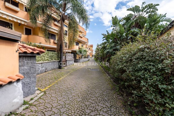 appartamento in vendita a Mascali in zona Carrabba