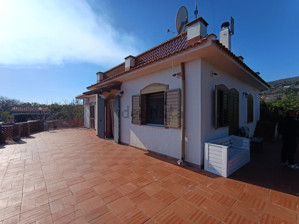 casa indipendente in vendita a Mascali in zona Sant'Antonino