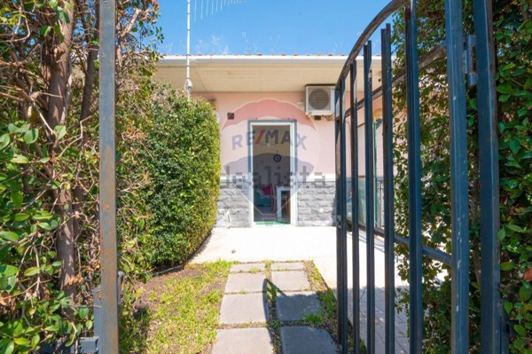 casa indipendente in vendita a Mascali in zona Fondachello