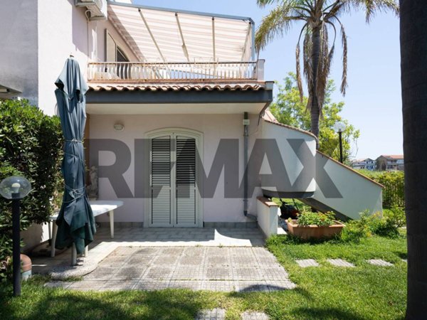 casa indipendente in vendita a Mascali in zona Fondachello
