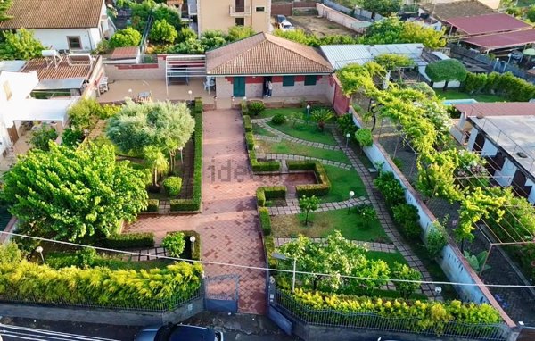 casa indipendente in vendita a Mascali in zona Fondachello