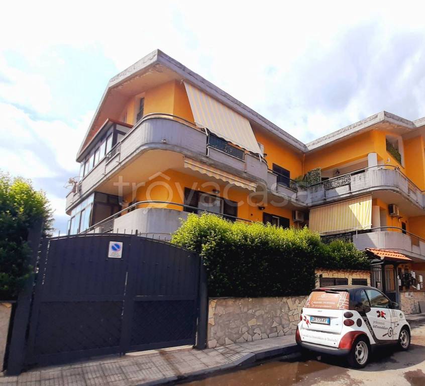 appartamento in vendita a Mascali in zona Carrabba