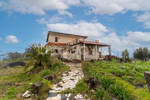 casa indipendente in vendita a Mascali in zona Montargano