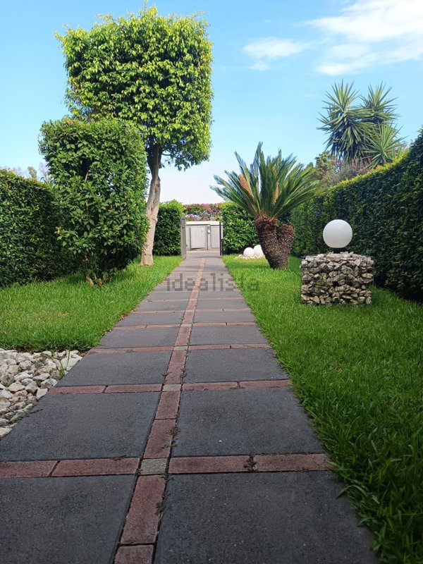 appartamento in vendita a Mascali in zona Fondachello