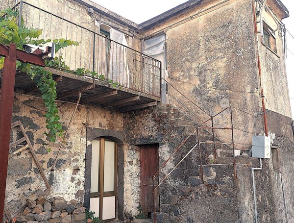 casa indipendente in vendita a Mascali in zona Puntalazzo