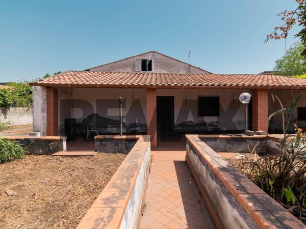 casa indipendente in vendita a Mascali in zona Fondachello