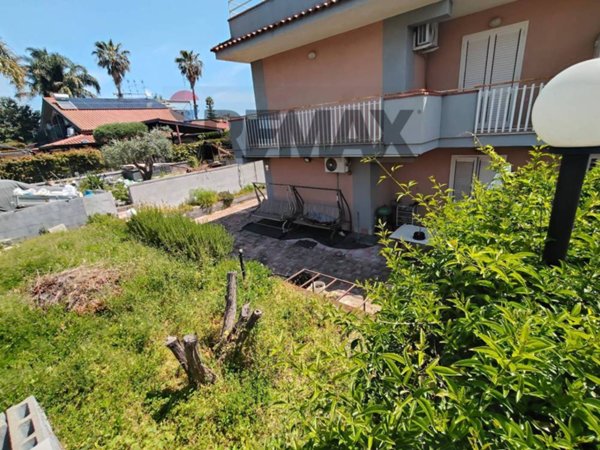 appartamento in vendita a Mascali in zona Carrabba