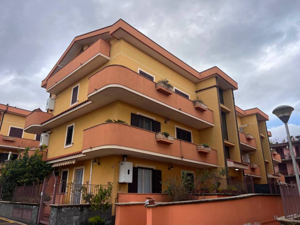 appartamento in vendita a Mascali in zona Carrabba