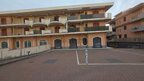locale commerciale in vendita a Mascali in zona Fondachello