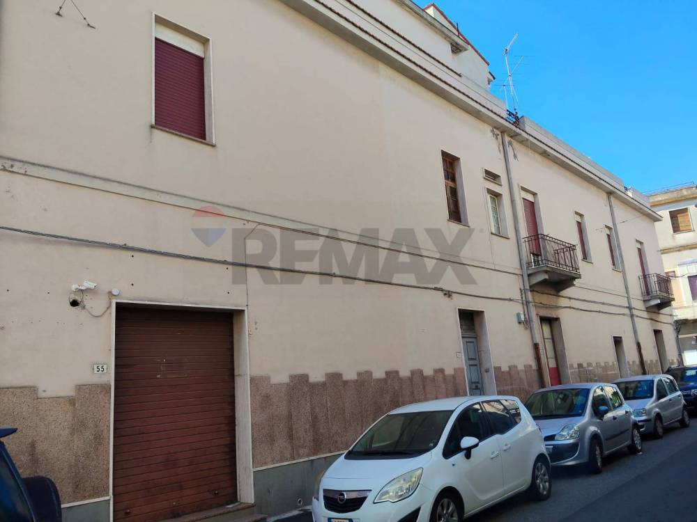 locale commerciale in vendita a Mascali in zona Carrabba