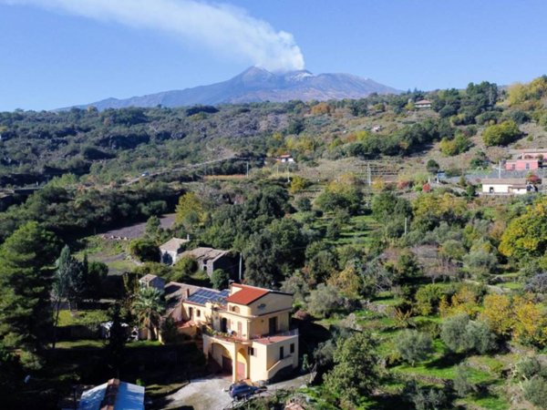 casa indipendente in vendita a Mascali in zona Puntalazzo