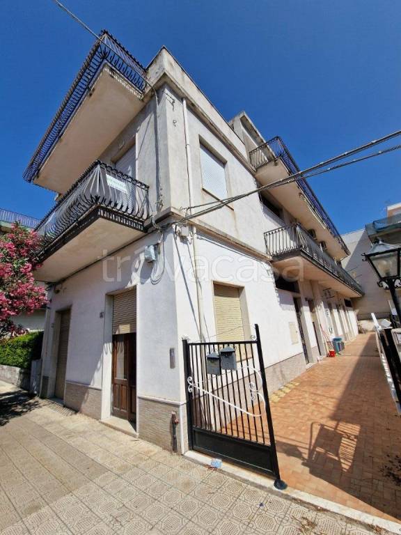 casa indipendente in vendita a Mascali in zona Carrabba