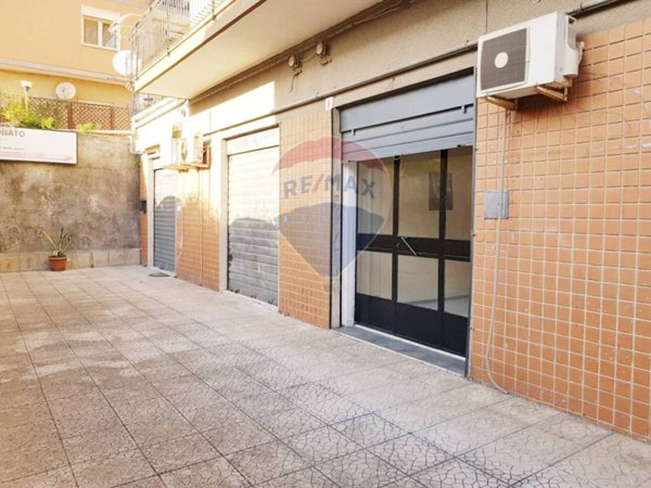 negozio in vendita a Mascalucia