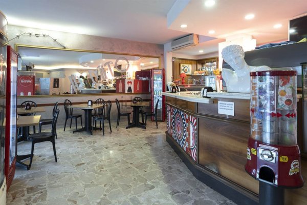 locale commerciale in vendita a Mascalucia