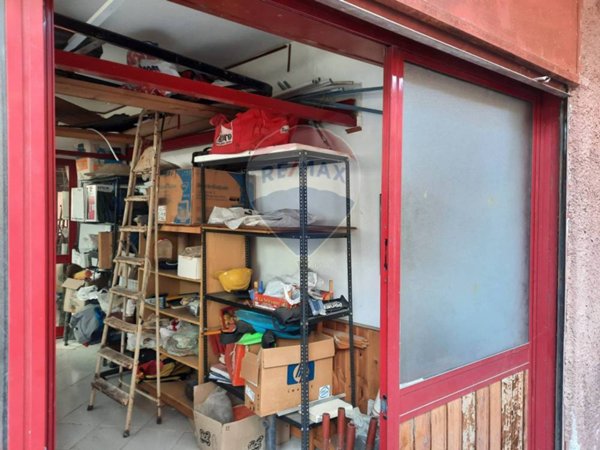locale di sgombero in vendita a Mascalucia