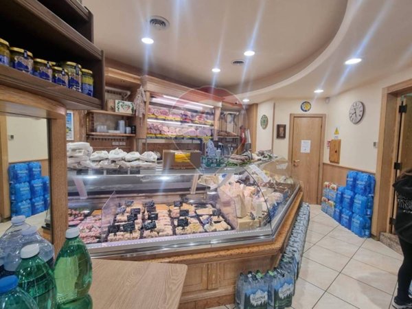 negozio in vendita a Mascalucia