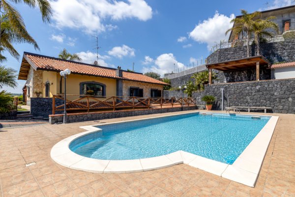 casa indipendente in vendita a Mascalucia
