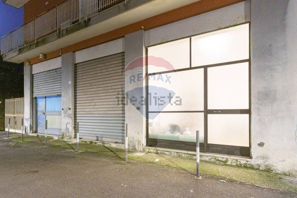 locale commerciale in vendita a Mascalucia