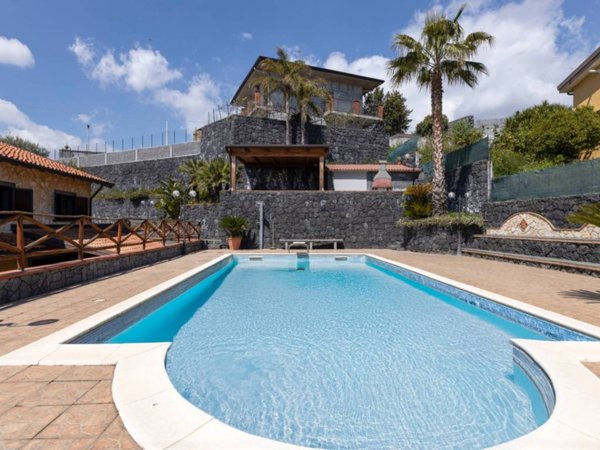 casa indipendente in vendita a Mascalucia