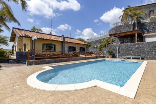 casa indipendente in vendita a Mascalucia