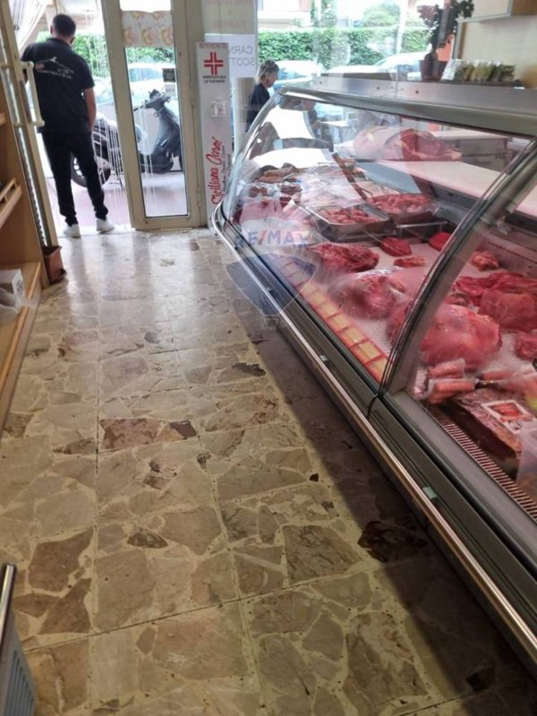 negozio in vendita a Mascalucia