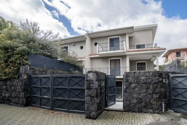 casa indipendente in vendita a Mascalucia