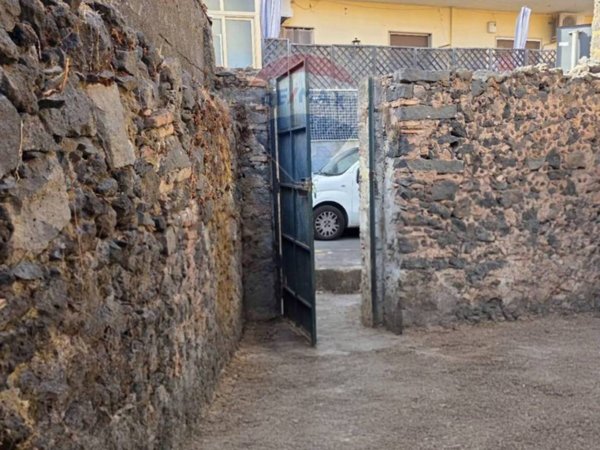 casa indipendente in vendita a Mascalucia