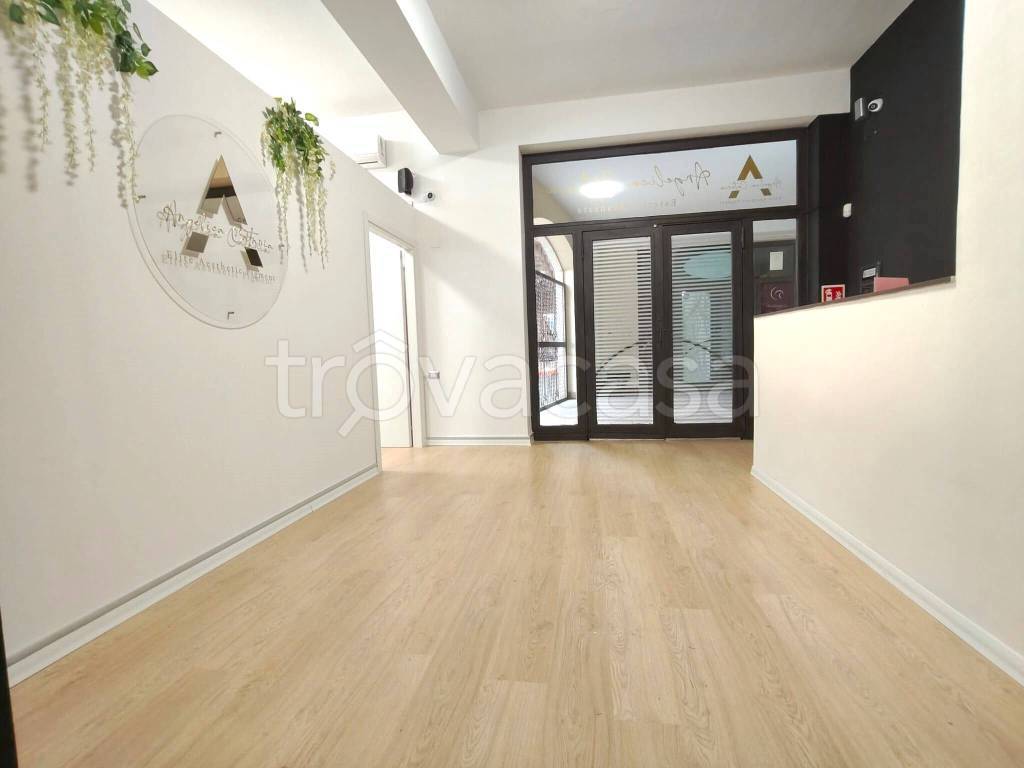 negozio in vendita a Mascalucia