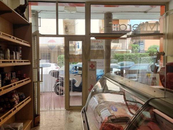 negozio in vendita a Mascalucia