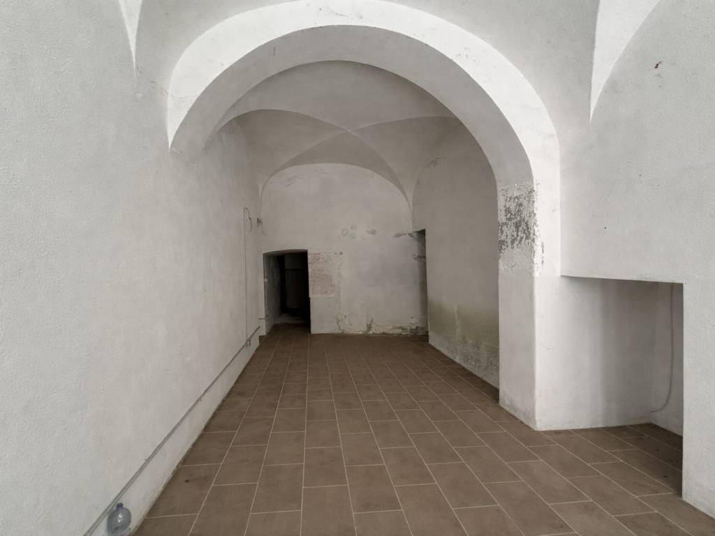 negozio in vendita a Mascalucia