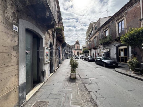 negozio in vendita a Mascalucia