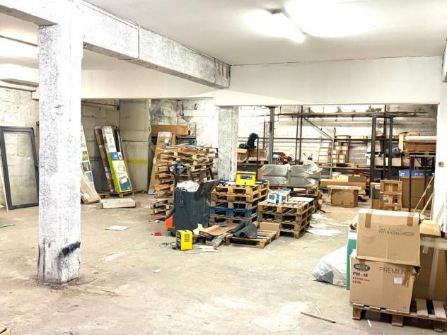 locale commerciale in vendita a Mascalucia