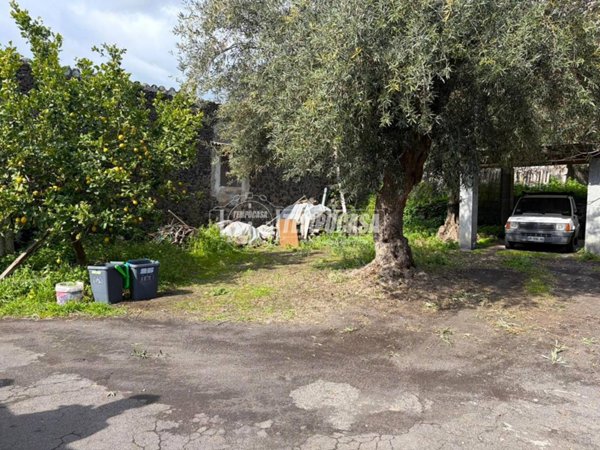 terreno edificabile in vendita a Mascalucia