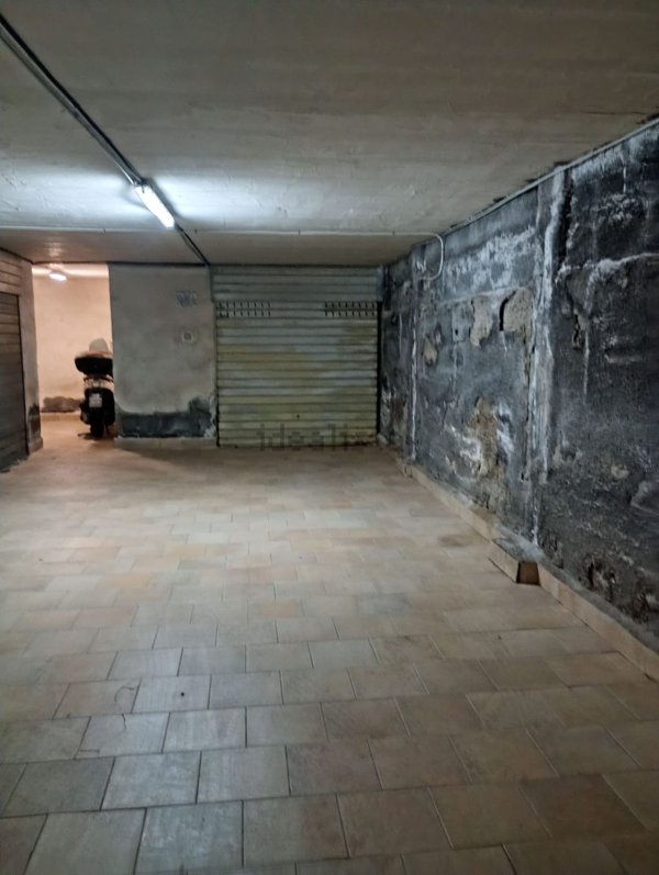 locale di sgombero in vendita a Mascalucia