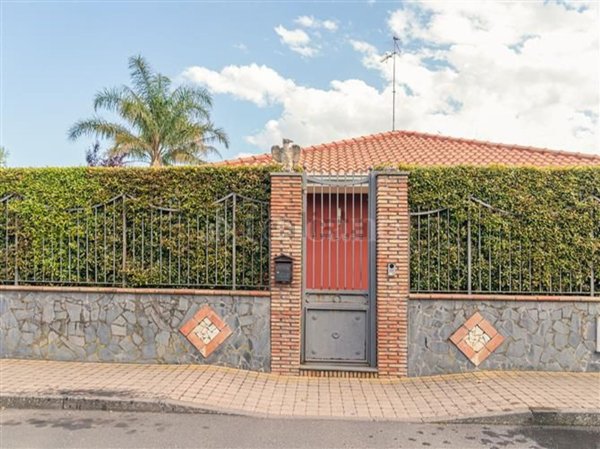 casa indipendente in vendita a Mascalucia