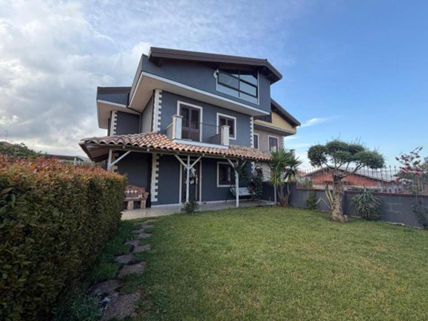 casa indipendente in vendita a Mascalucia in zona Mompilieri