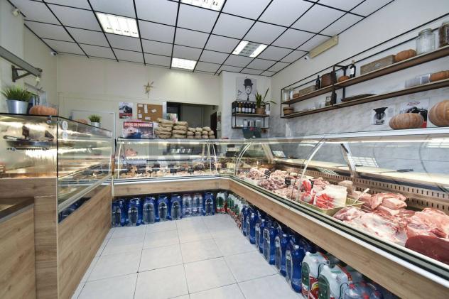 locale commerciale in vendita a Mascalucia