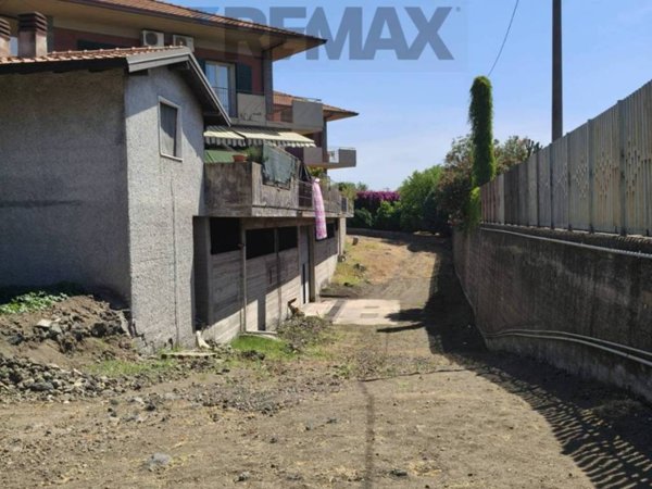 negozio in vendita a Mascalucia