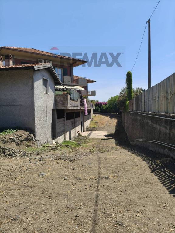 negozio in vendita a Mascalucia