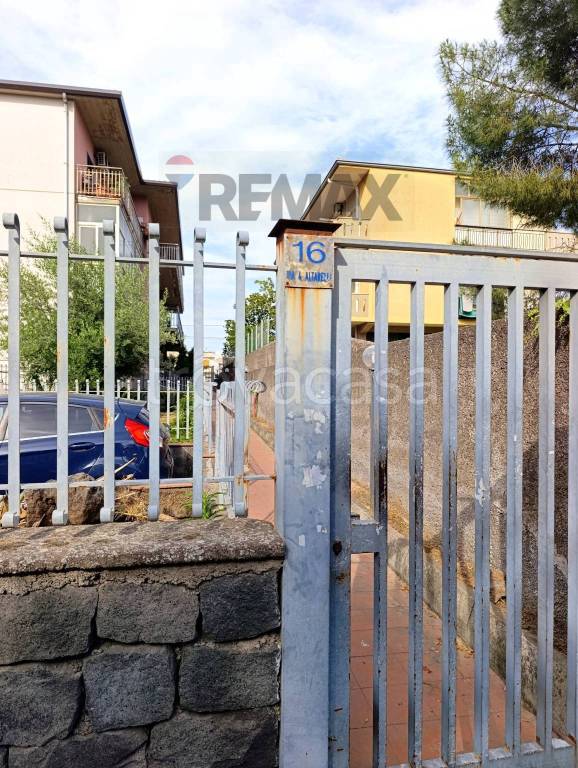negozio in vendita a Mascalucia