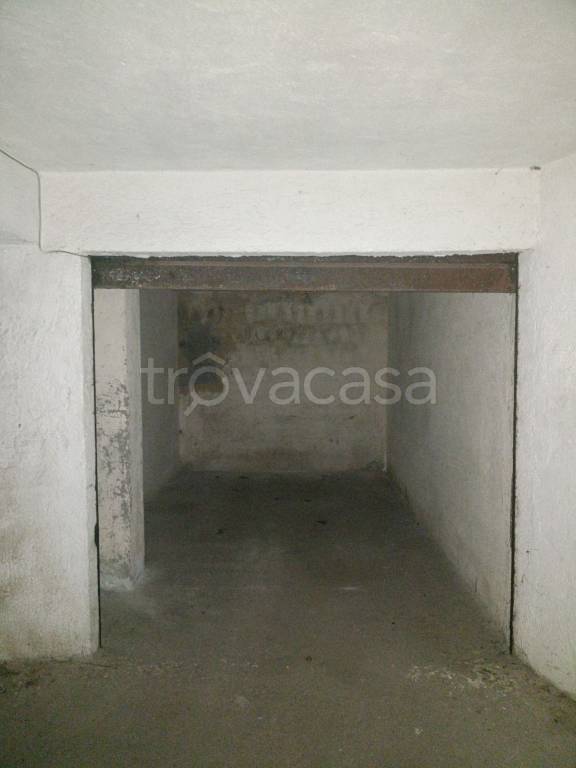 locale di sgombero in vendita a Mascalucia