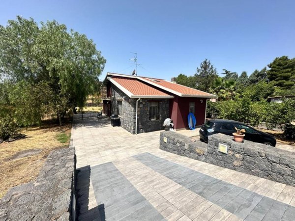 casa indipendente in vendita a Mascalucia in zona Massa Annunziata