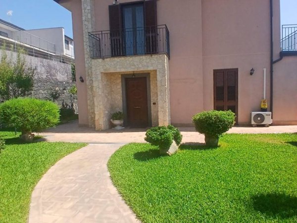 casa indipendente in vendita a Mascalucia in zona Mompilieri