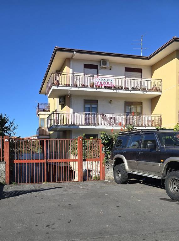 box auto in vendita a Mascalucia