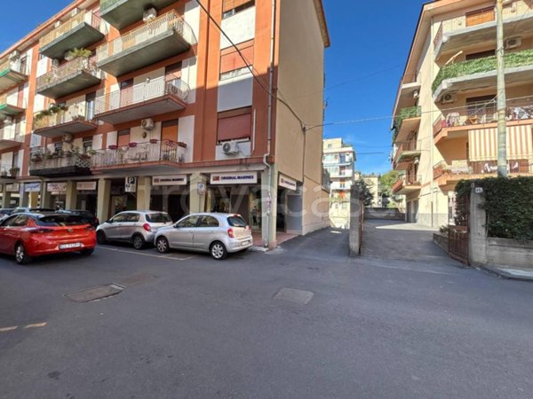 box auto in vendita a Mascalucia