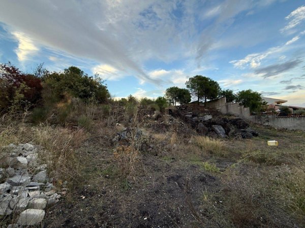 terreno in vendita a Mascalucia in zona Mompilieri